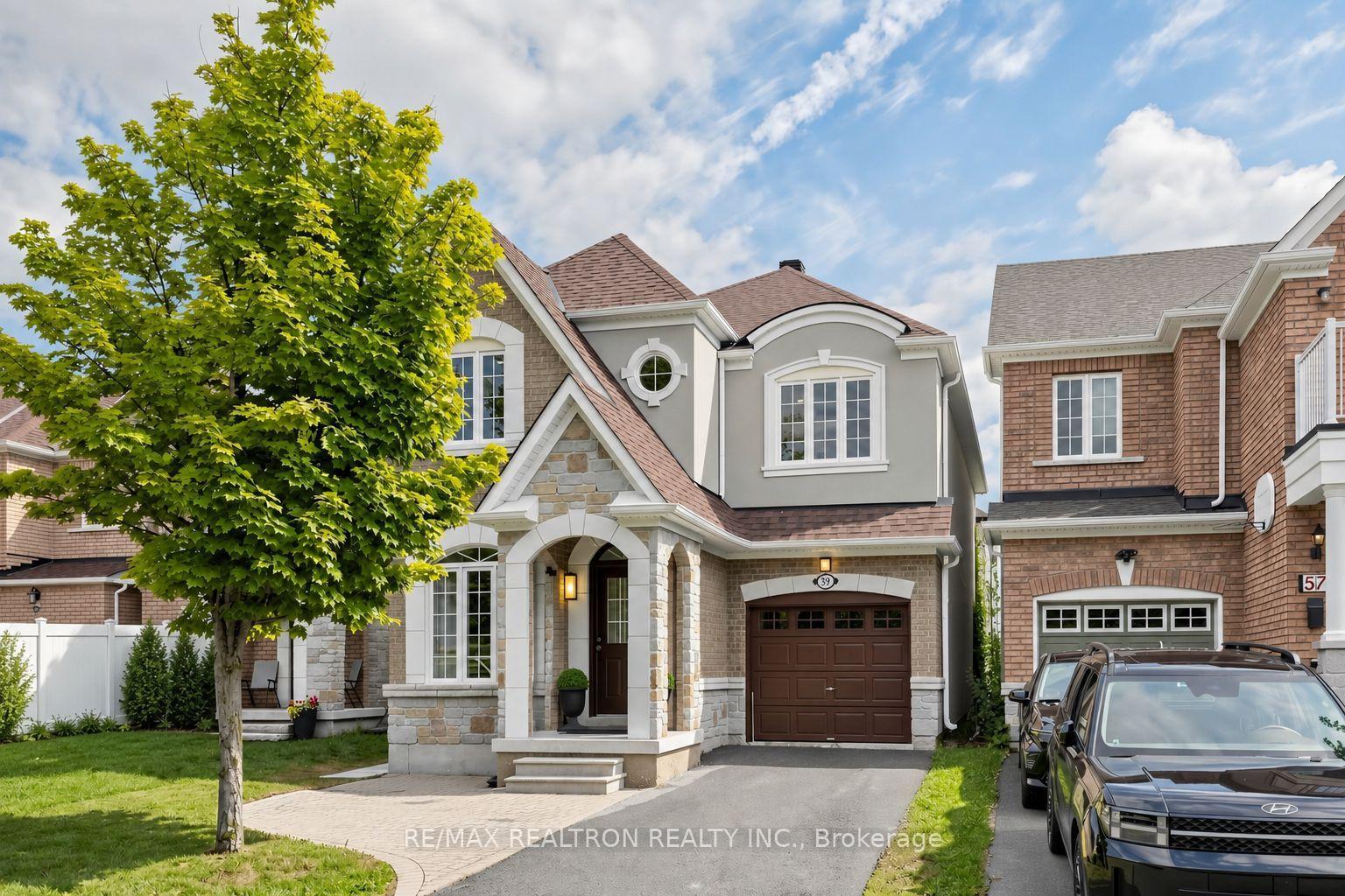 Photo 1 of 59 Dewpoint Road, Vaughan, Patterson — HOMEH