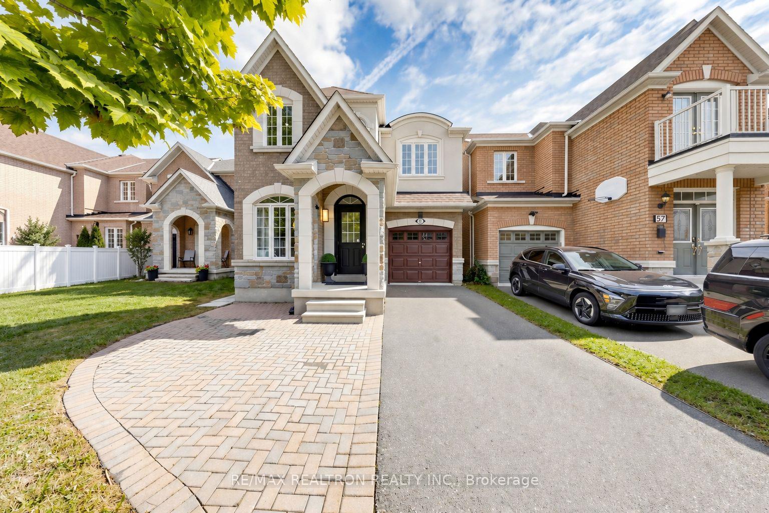 Photo 3 of 59 Dewpoint Road, Vaughan, Patterson — HOMEH