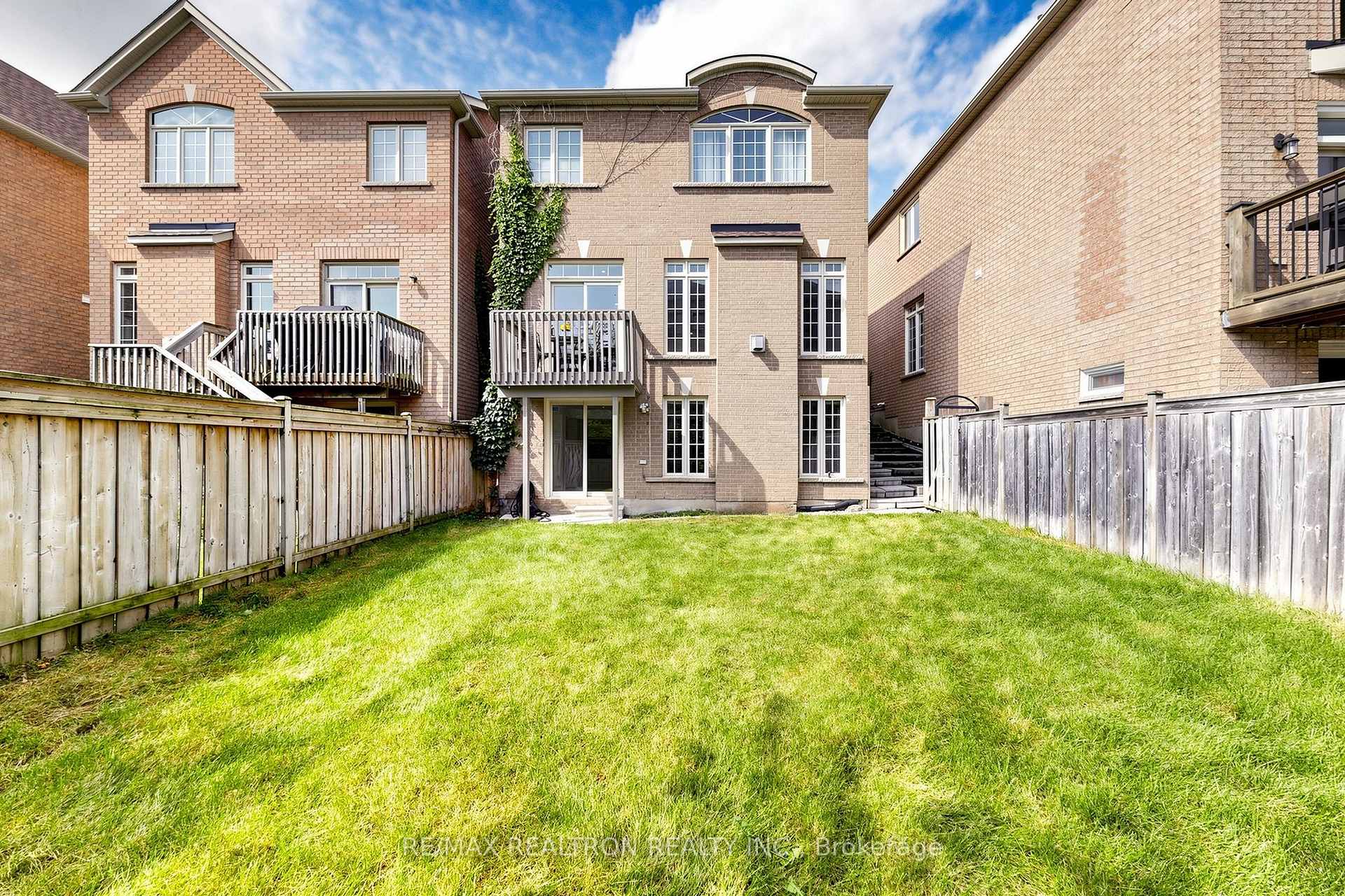 Photo 37 of 59 Dewpoint Road, Vaughan, Patterson — HOMEH