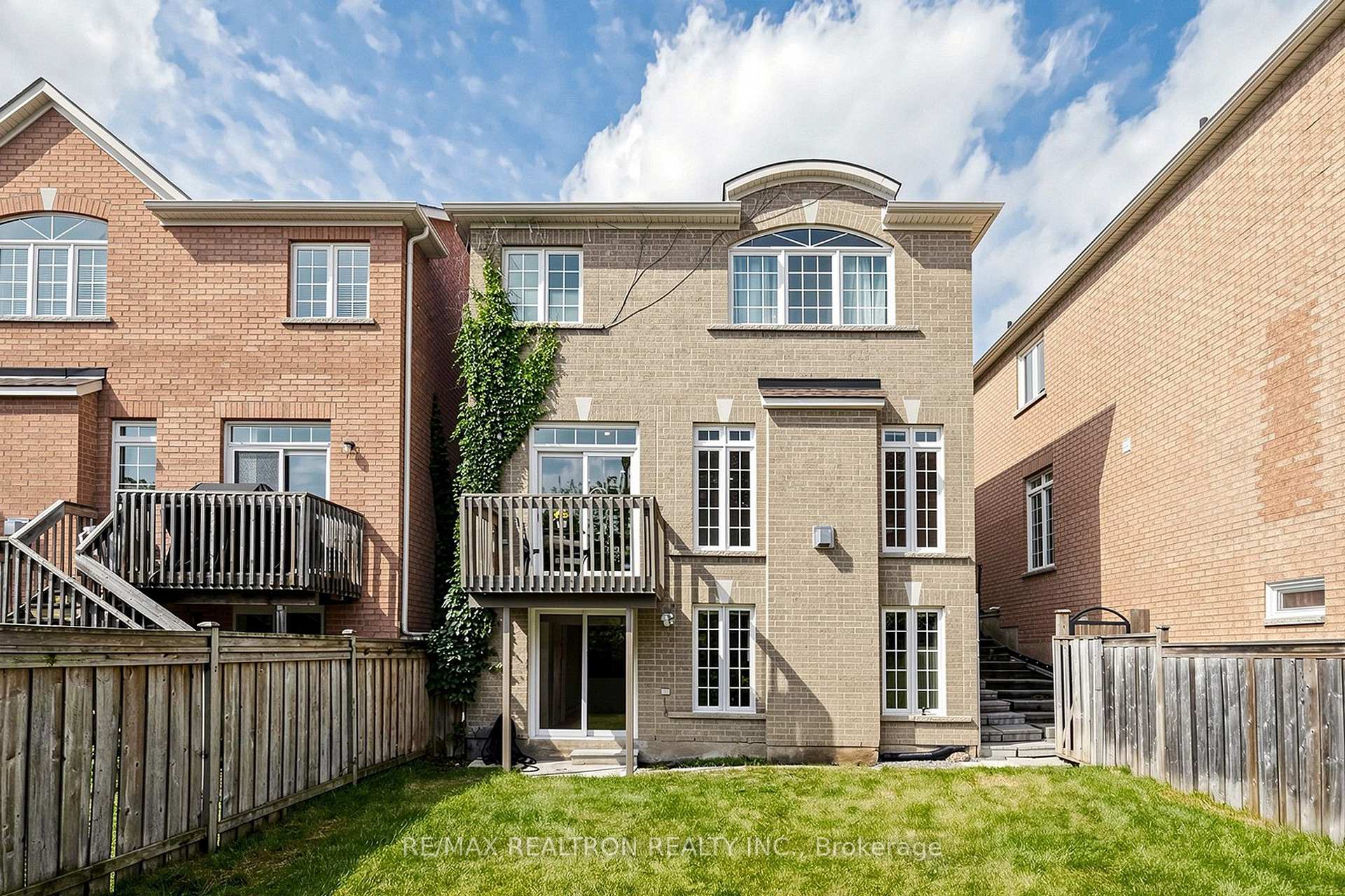 Photo 38 of 59 Dewpoint Road, Vaughan, Patterson — HOMEH