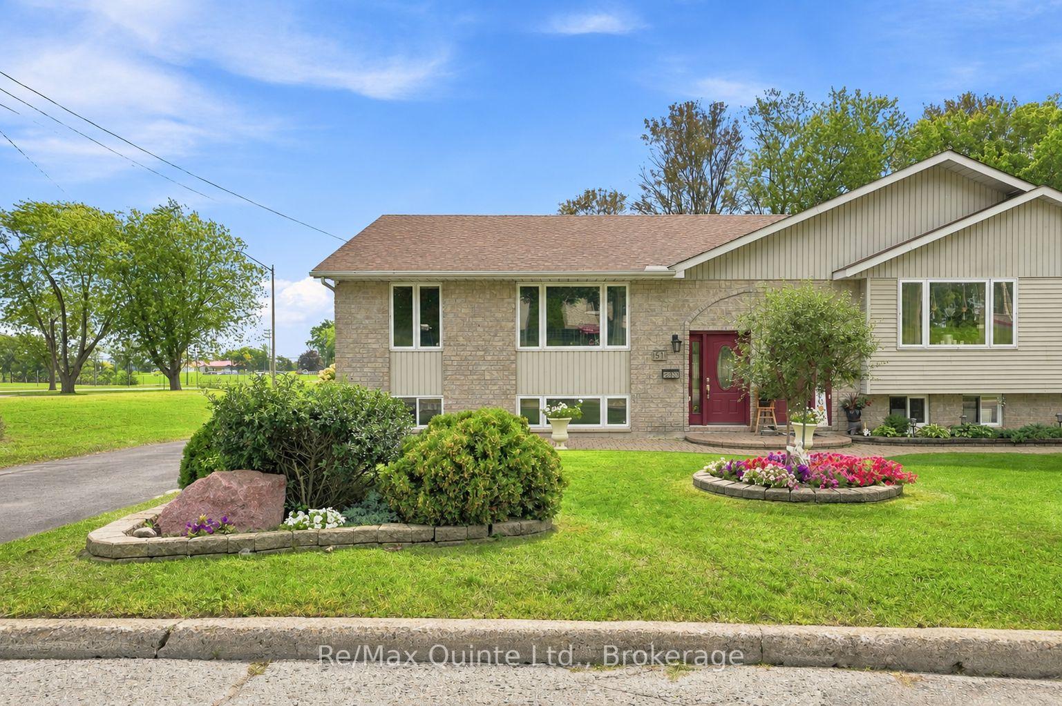 Photo 2 of 51 Bay Street, Quinte West, Trenton Ward — HOMEH