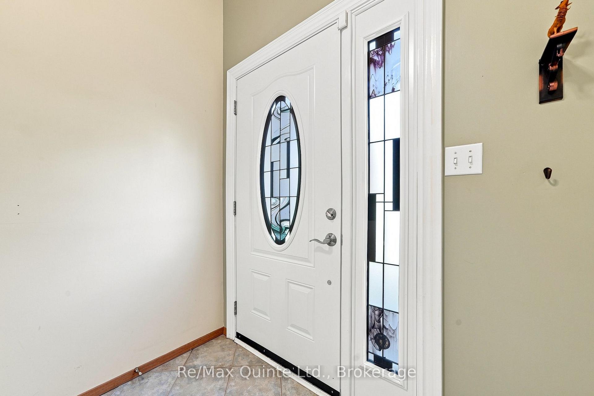 Photo 3 of 51 Bay Street, Quinte West, Trenton Ward — HOMEH