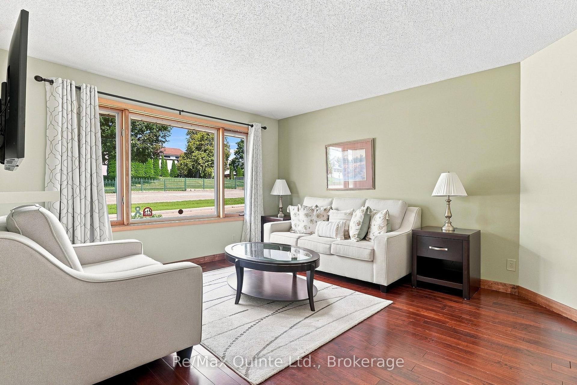 Photo 6 of 51 Bay Street, Quinte West, Trenton Ward — HOMEH
