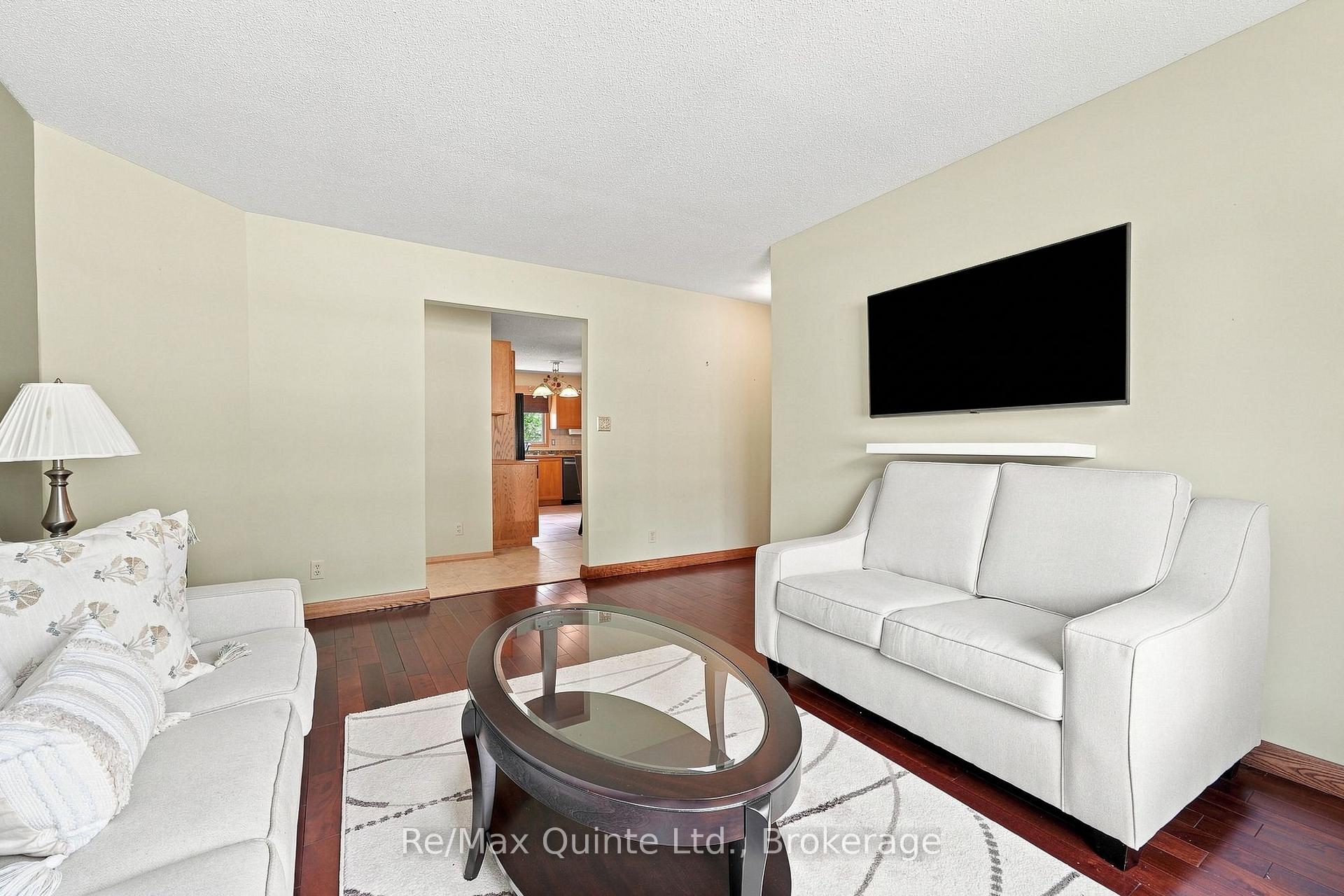 Photo 8 of 51 Bay Street, Quinte West, Trenton Ward — HOMEH