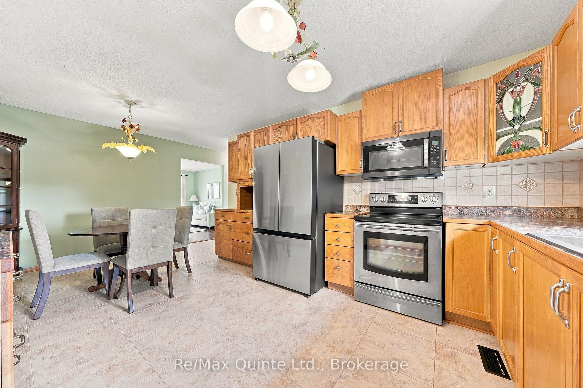 Photo 14 of 51 Bay Street, Quinte West, Trenton Ward — HOMEH