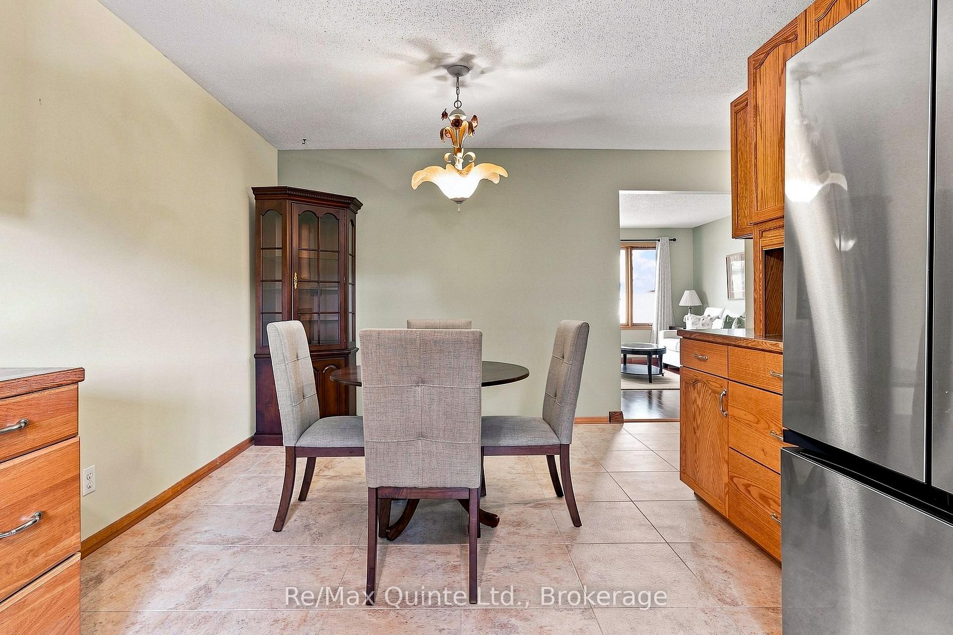 Photo 15 of 51 Bay Street, Quinte West, Trenton Ward — HOMEH