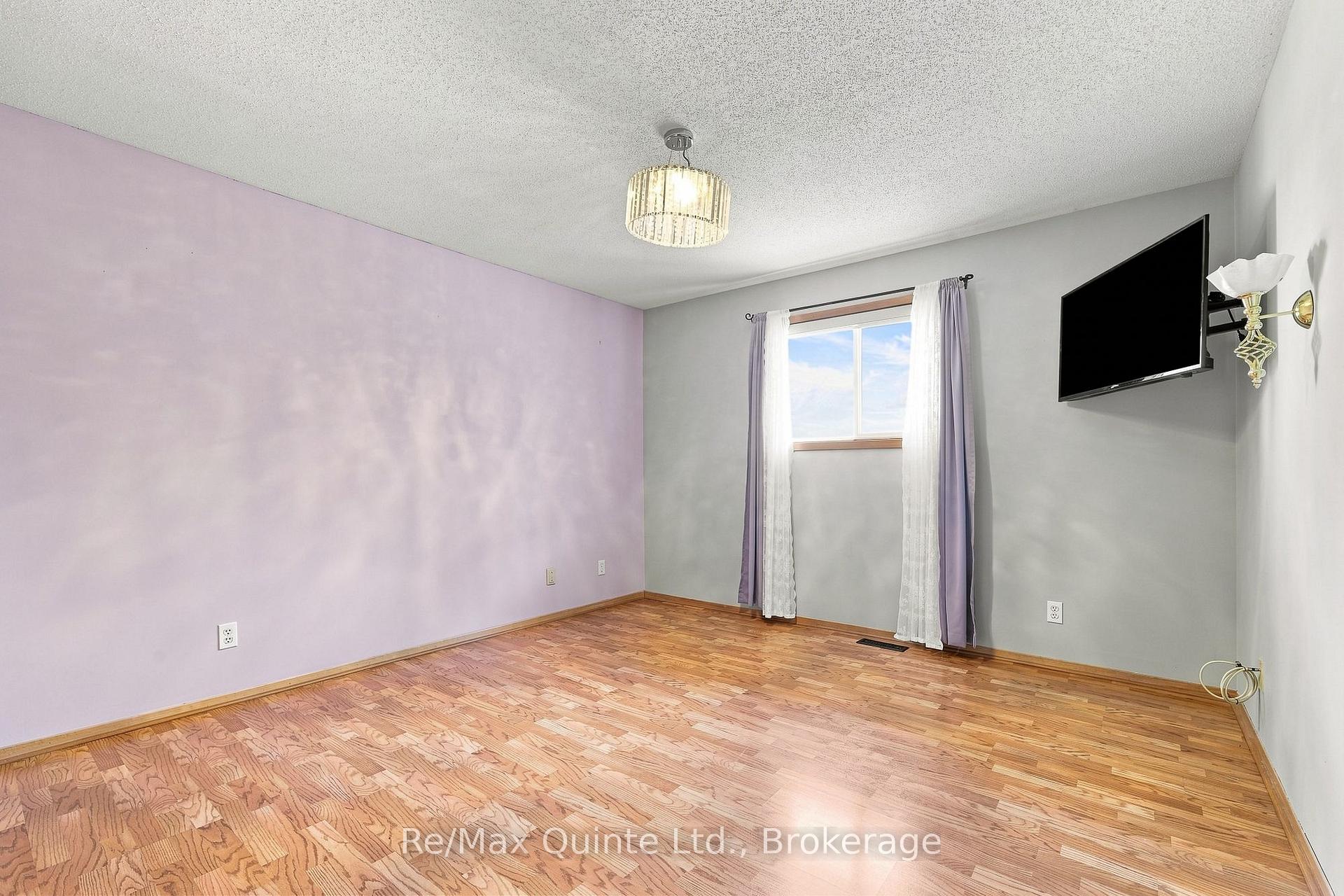 Photo 18 of 51 Bay Street, Quinte West, Trenton Ward — HOMEH