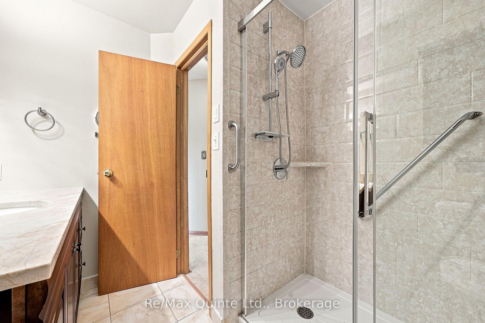 Photo 21 of 51 Bay Street, Quinte West, Trenton Ward — HOMEH