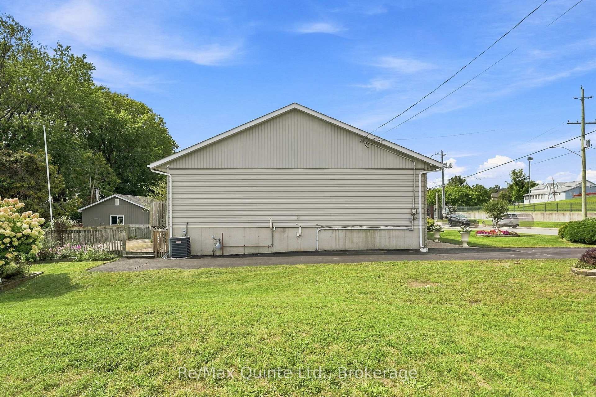 Photo 37 of 51 Bay Street, Quinte West, Trenton Ward — HOMEH