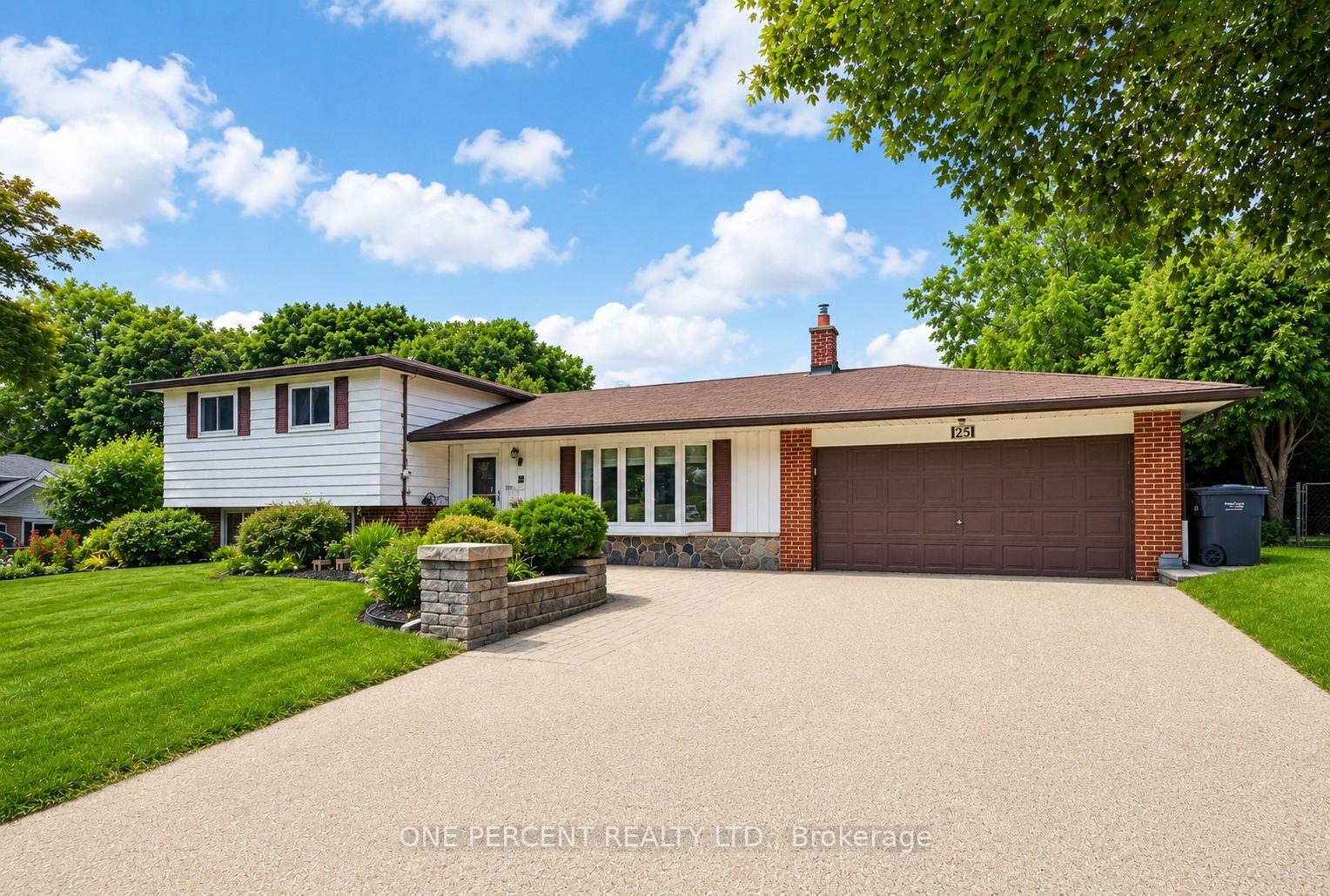 Photo 3 of 25 Hilltop Drive, Caledon, Caledon East — HOMEH