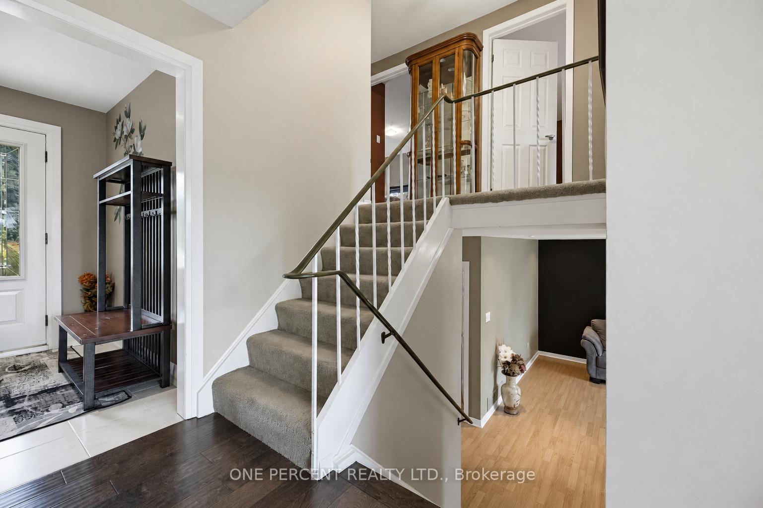 Photo 15 of 25 Hilltop Drive, Caledon, Caledon East — HOMEH
