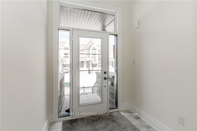 Photo 2 of 35 Farooq Boulevard, Vaughan, Vellore Village — HOMEH