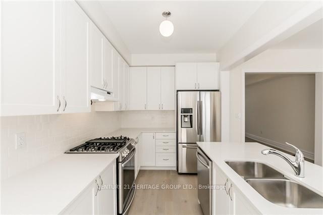 Photo 7 of 35 Farooq Boulevard, Vaughan, Vellore Village — HOMEH