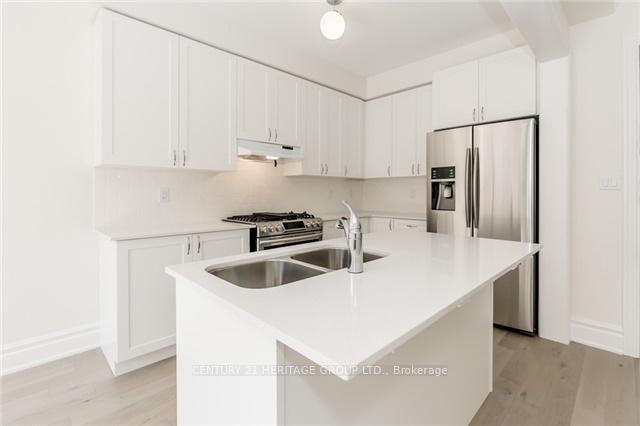 Photo 8 of 35 Farooq Boulevard, Vaughan, Vellore Village — HOMEH