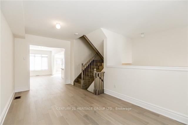 Photo 9 of 35 Farooq Boulevard, Vaughan, Vellore Village — HOMEH