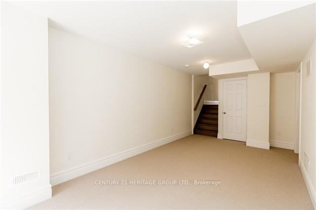 Photo 13 of 35 Farooq Boulevard, Vaughan, Vellore Village — HOMEH