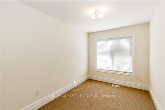 Photo 16 of 35 Farooq Boulevard, Vaughan, Vellore Village — HOMEH