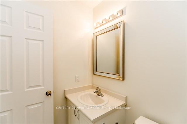 Photo 17 of 35 Farooq Boulevard, Vaughan, Vellore Village — HOMEH