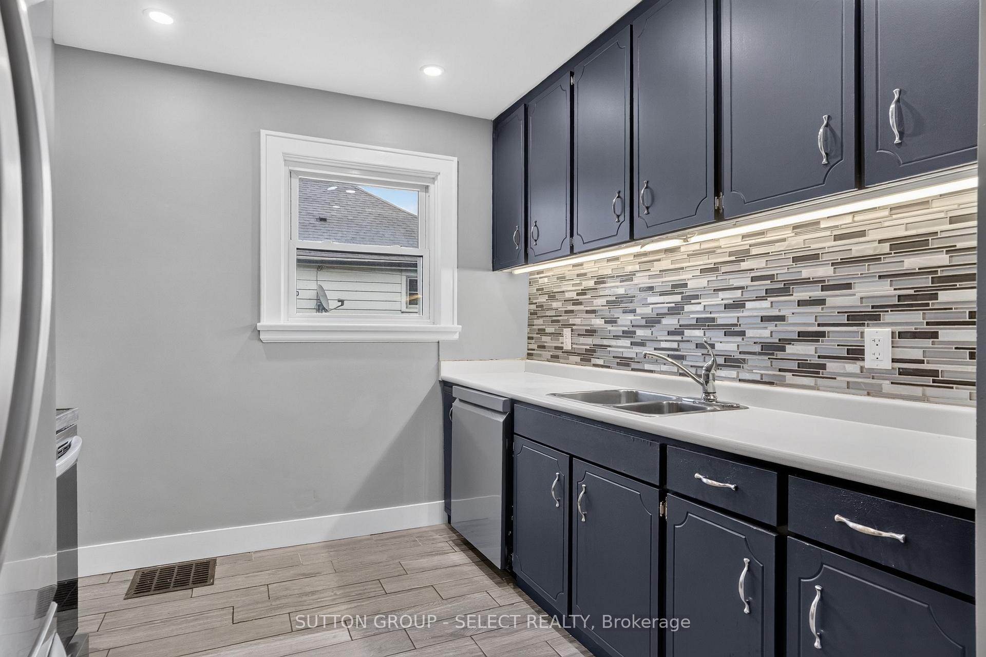 Photo 14 of 1295 York Street, London, East M — HOMEH