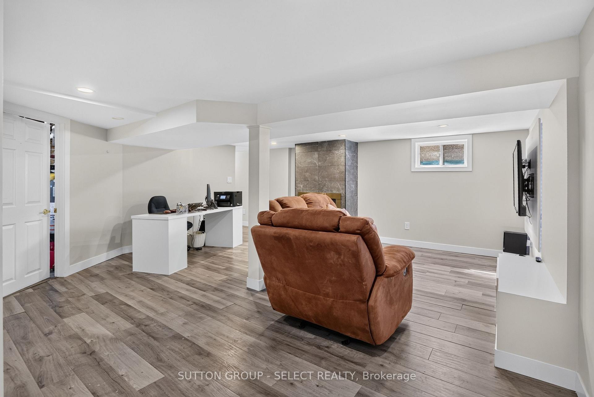 Photo 25 of 1295 York Street, London, East M — HOMEH