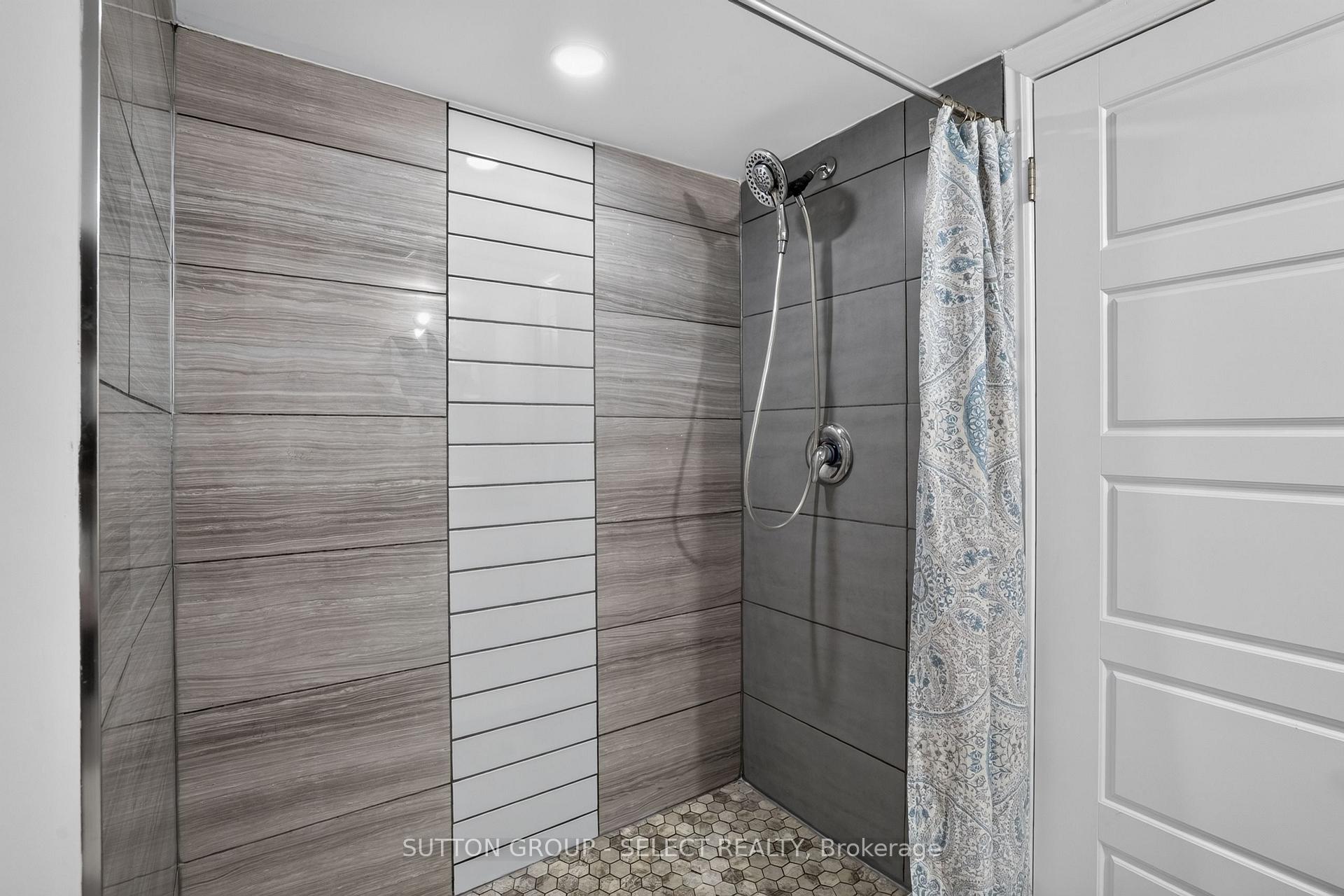 Photo 34 of 1295 York Street, London, East M — HOMEH