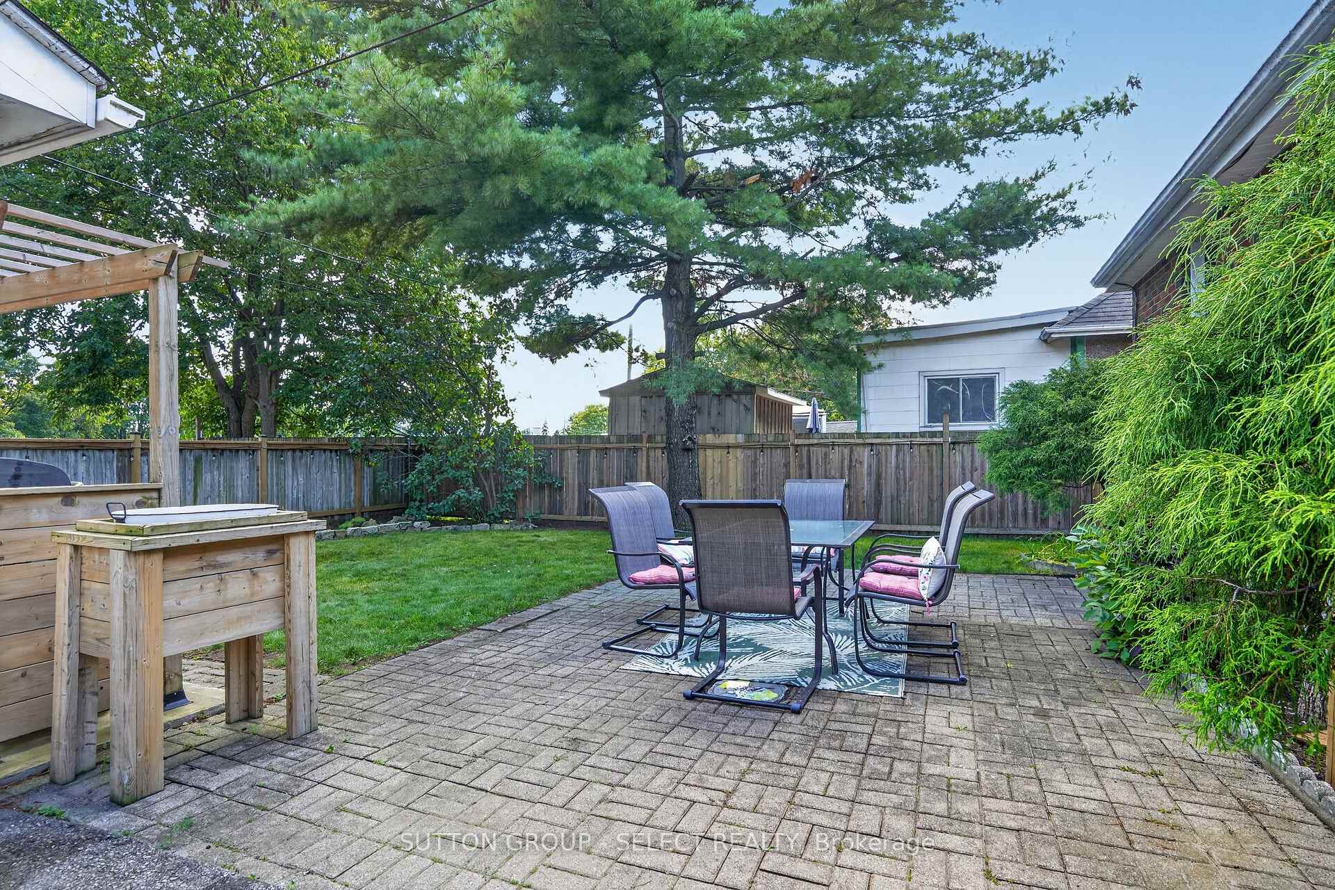 Photo 37 of 1295 York Street, London, East M — HOMEH