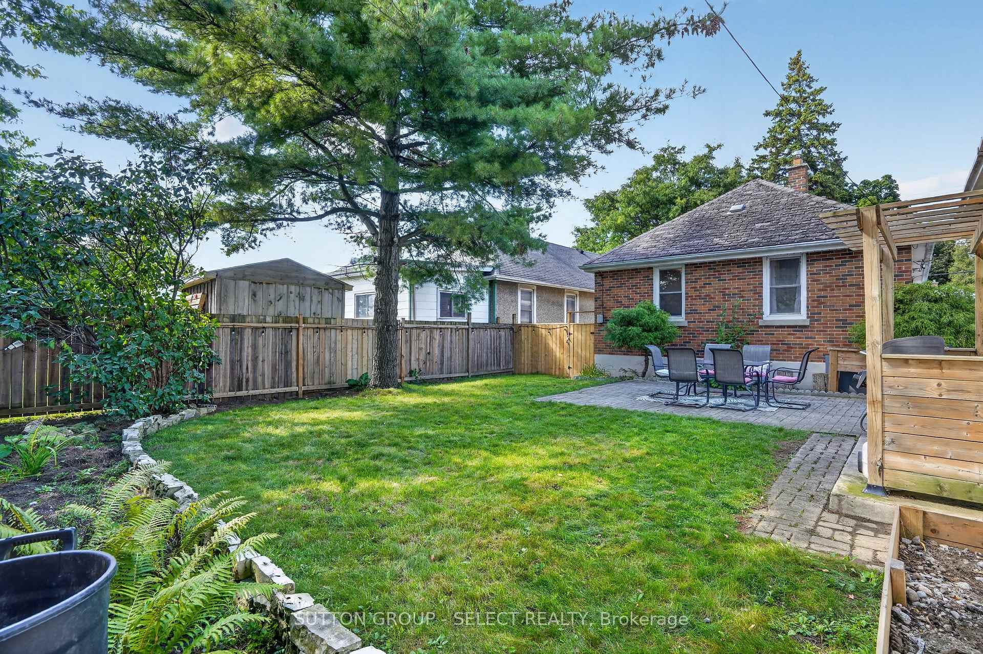 Photo 43 of 1295 York Street, London, East M — HOMEH