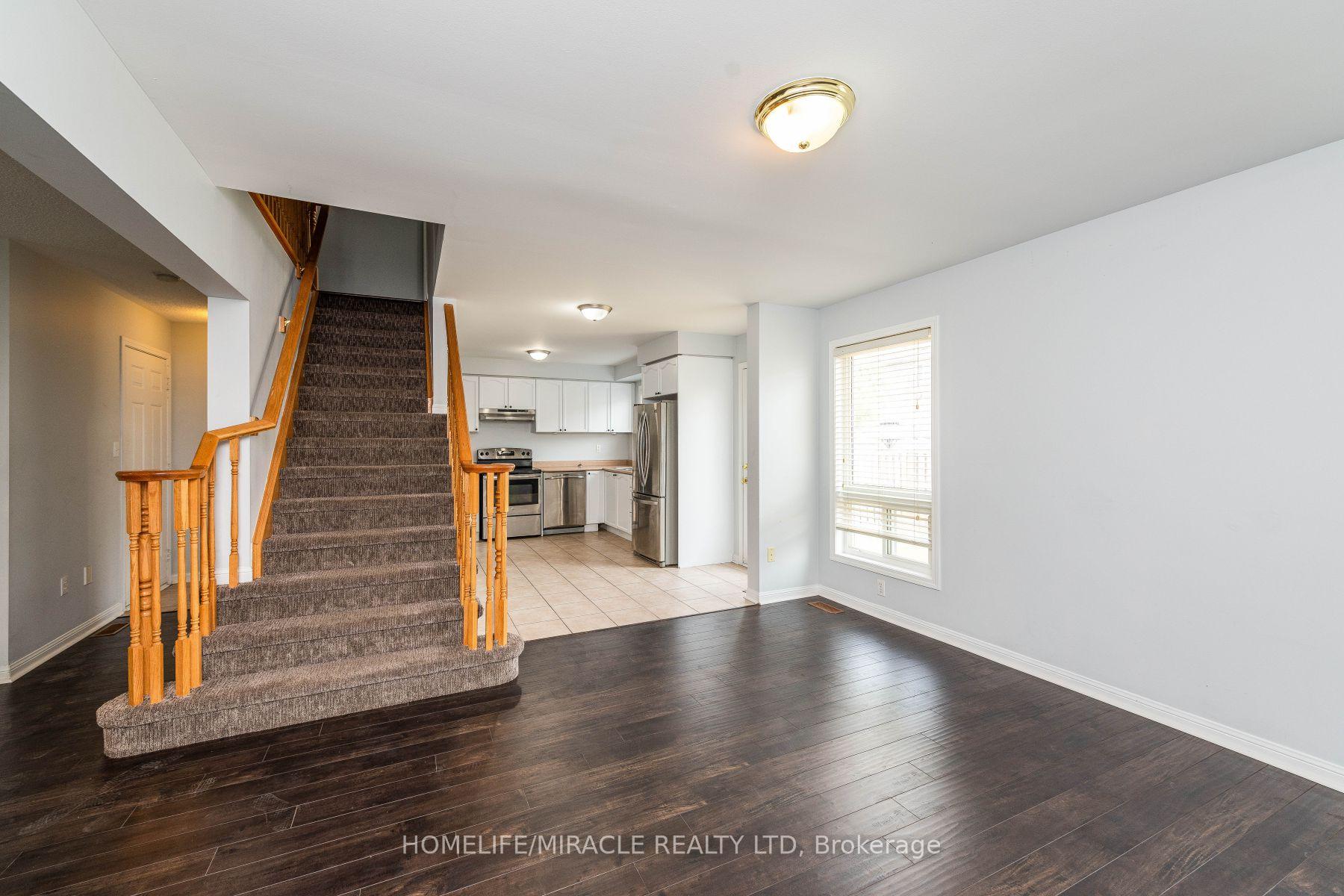 Photo 8 of 27 Sugarhill Drive N, Brampton, Fletcher's Meadow — HOMEH