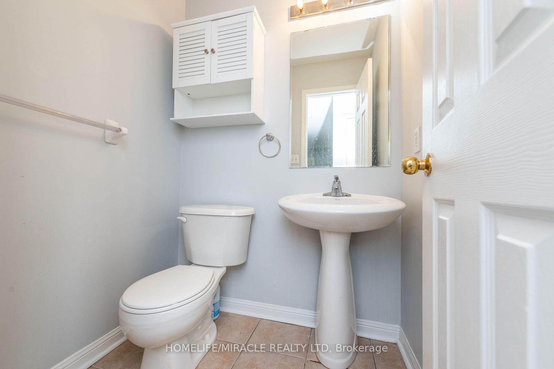 Photo 11 of 27 Sugarhill Drive N, Brampton, Fletcher's Meadow — HOMEH