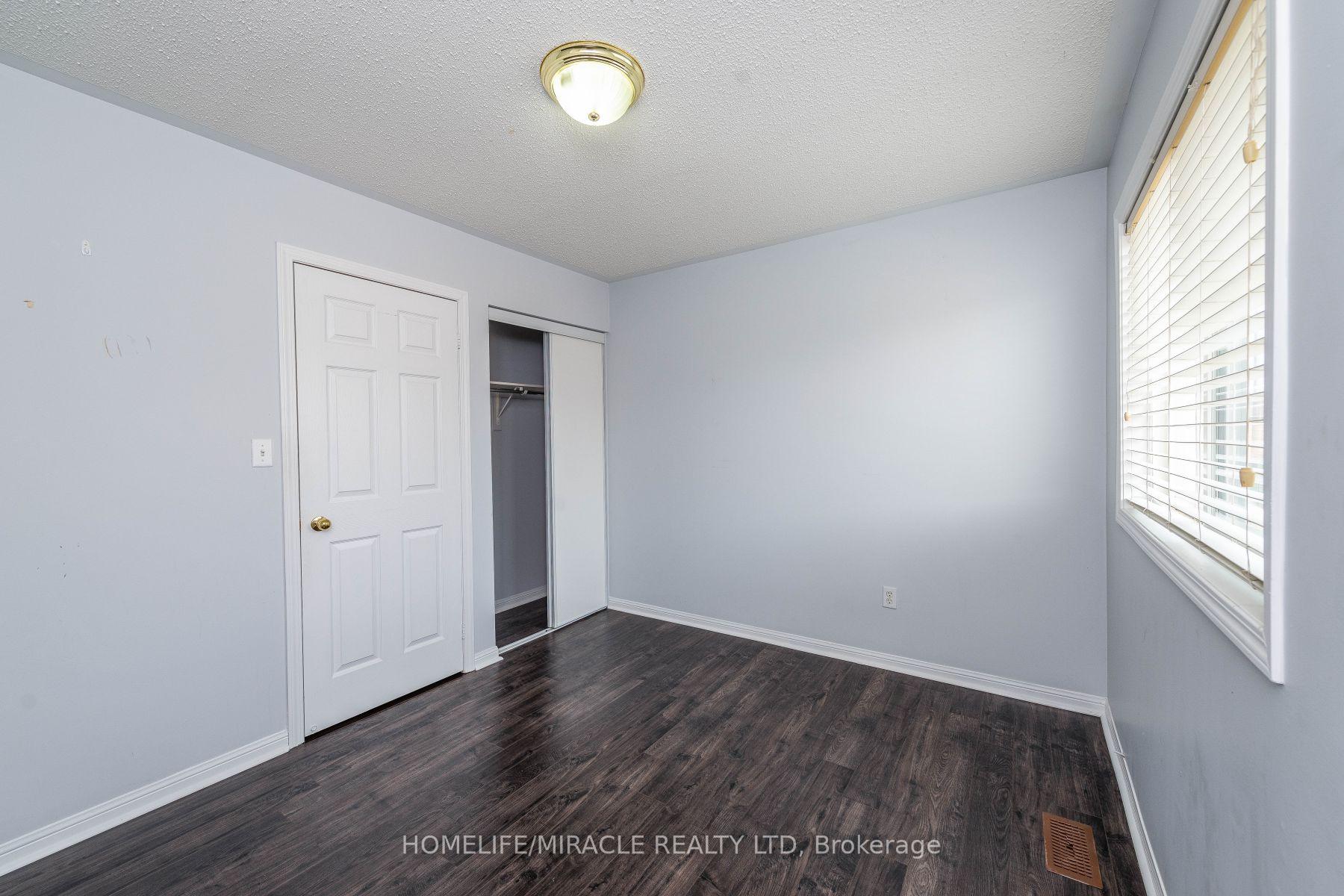 Photo 17 of 27 Sugarhill Drive N, Brampton, Fletcher's Meadow — HOMEH