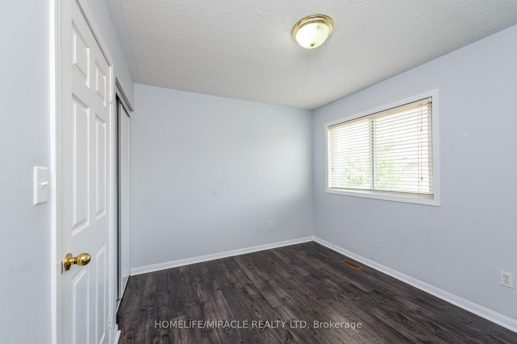 Photo 18 of 27 Sugarhill Drive N, Brampton, Fletcher's Meadow — HOMEH