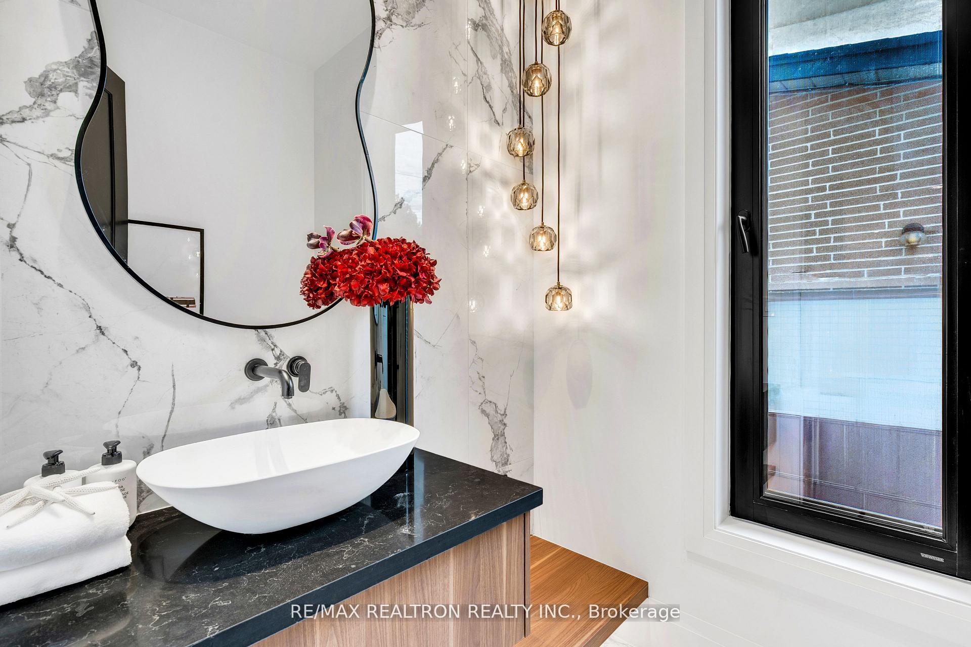 Photo 19 of 35 Foxwarren Drive, North York, Bayview Village — HOMEH