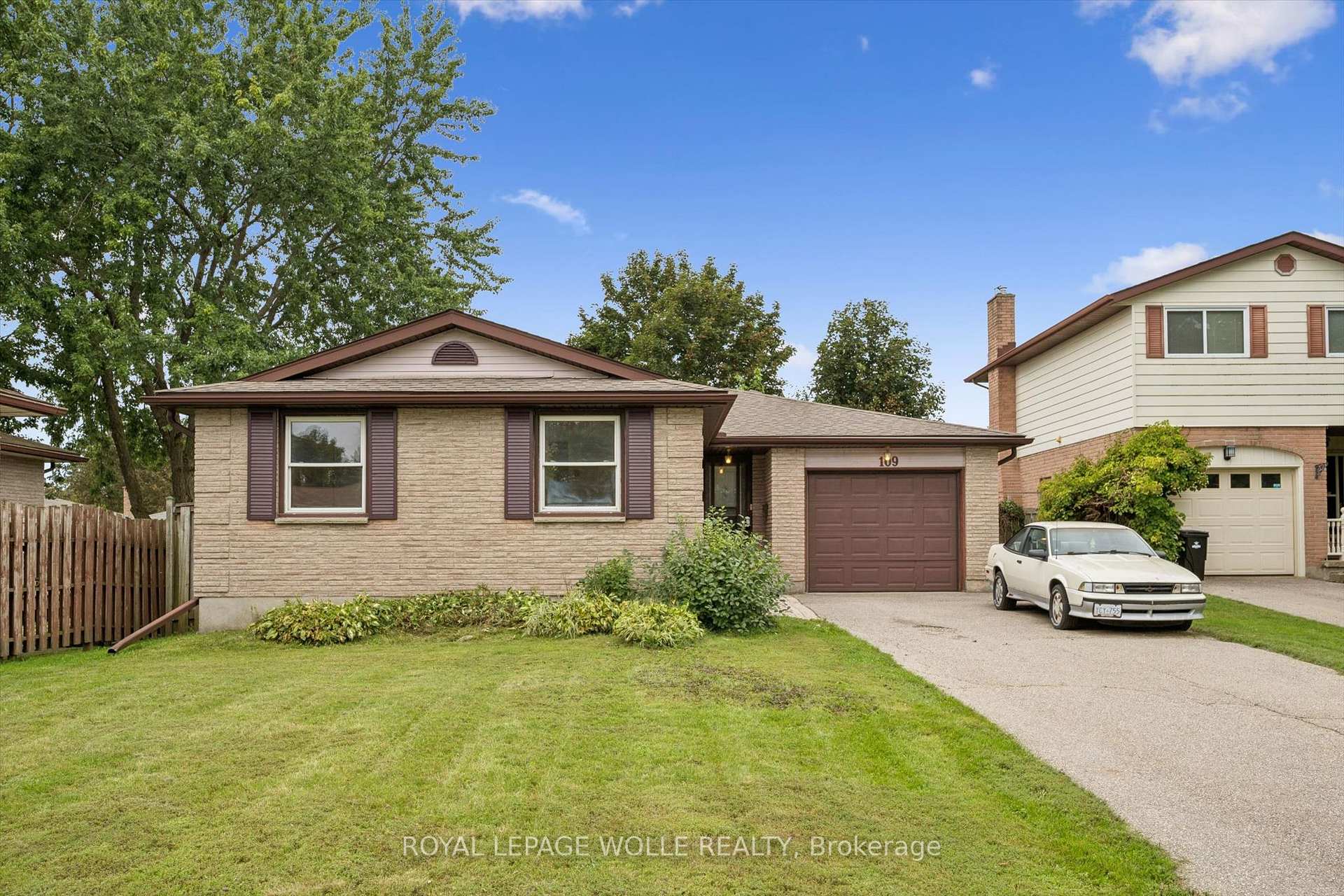 Photo 3 of 109 Deerberry Place, Waterloo, North Lakeshore — HOMEH