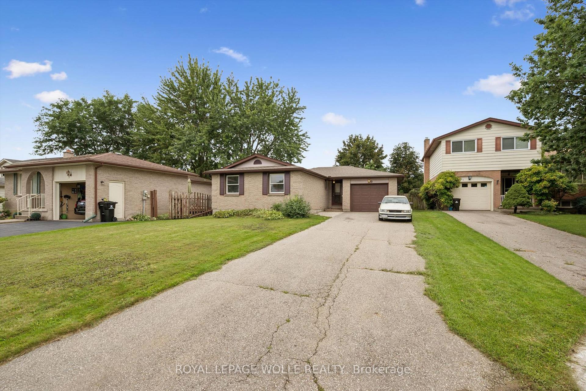 Photo 5 of 109 Deerberry Place, Waterloo, North Lakeshore — HOMEH