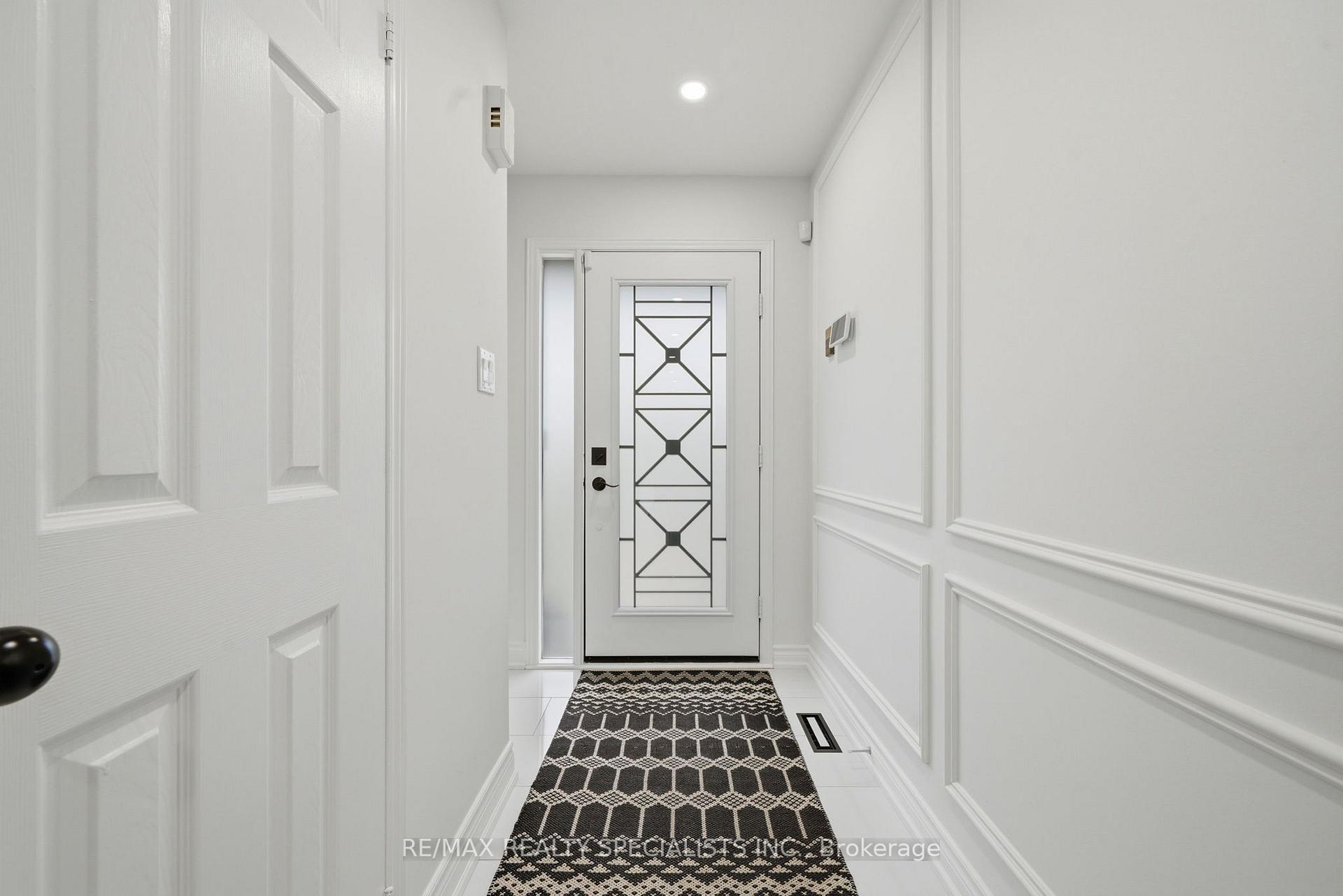 Photo 4 of 65 Ironhorse Crescent, Caledon, Bolton West — HOMEH