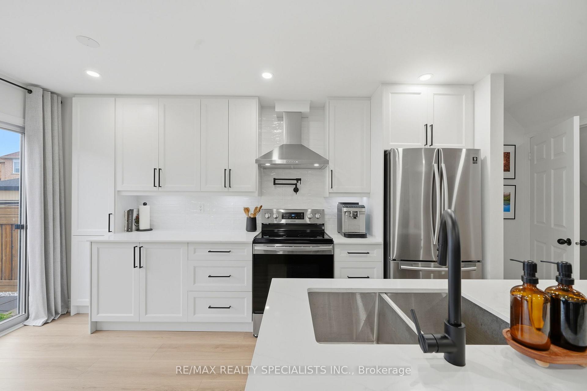 Photo 12 of 65 Ironhorse Crescent, Caledon, Bolton West — HOMEH