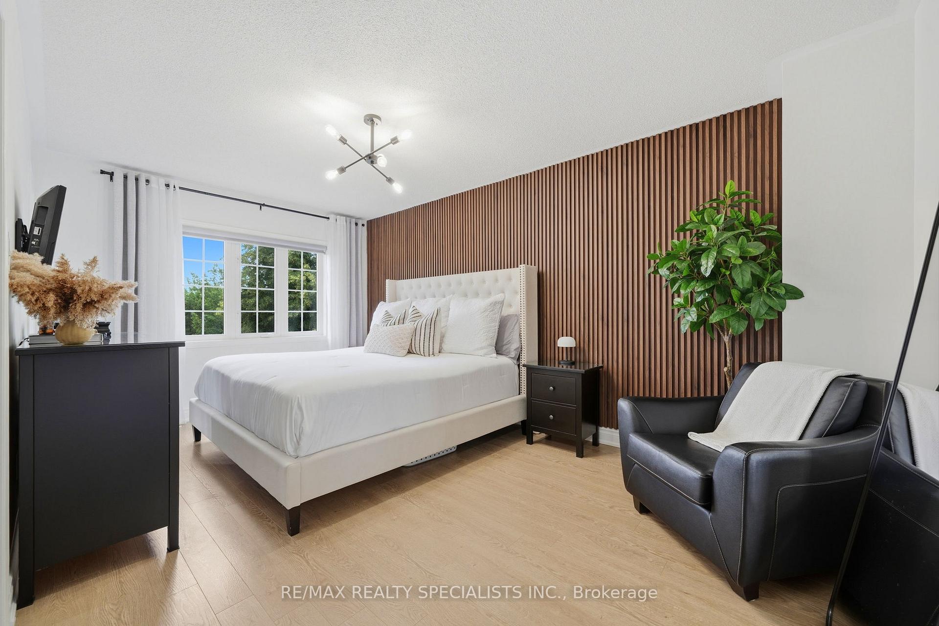 Photo 15 of 65 Ironhorse Crescent, Caledon, Bolton West — HOMEH