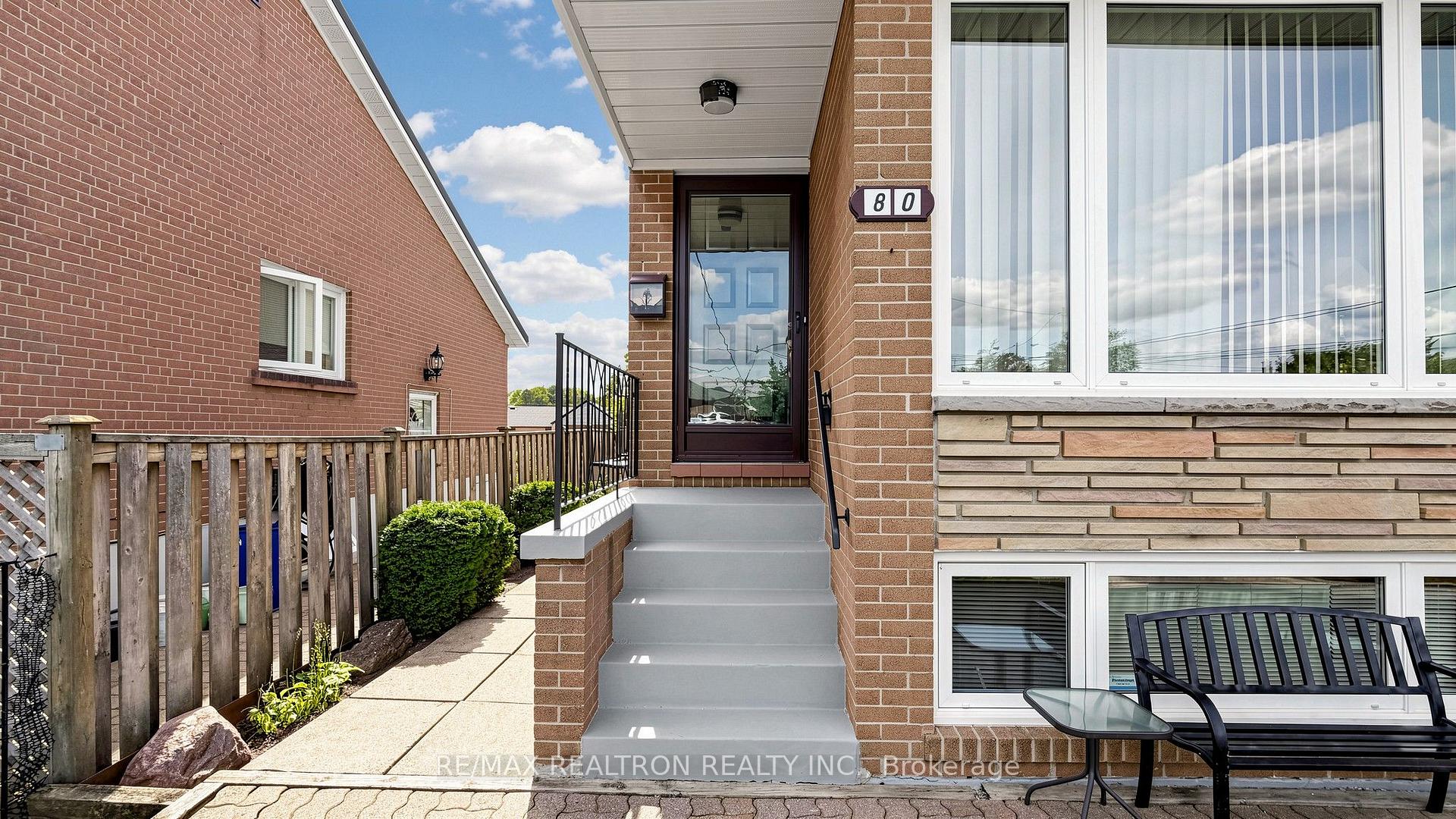 Photo 3 of 80 Frankton Crescent, North York, York University Heights — HOMEH