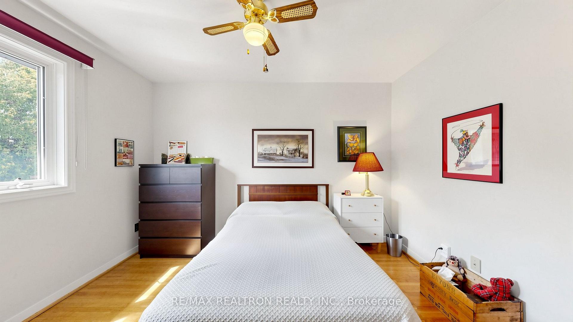 Photo 17 of 80 Frankton Crescent, North York, York University Heights — HOMEH