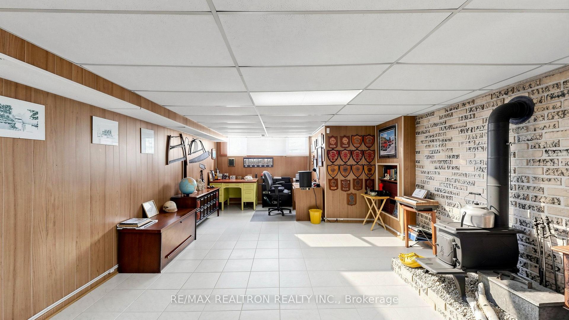 Photo 22 of 80 Frankton Crescent, North York, York University Heights — HOMEH