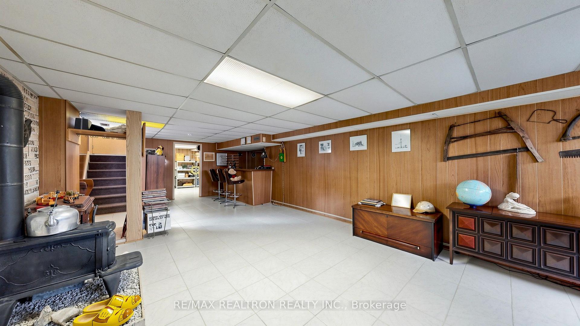 Photo 25 of 80 Frankton Crescent, North York, York University Heights — HOMEH