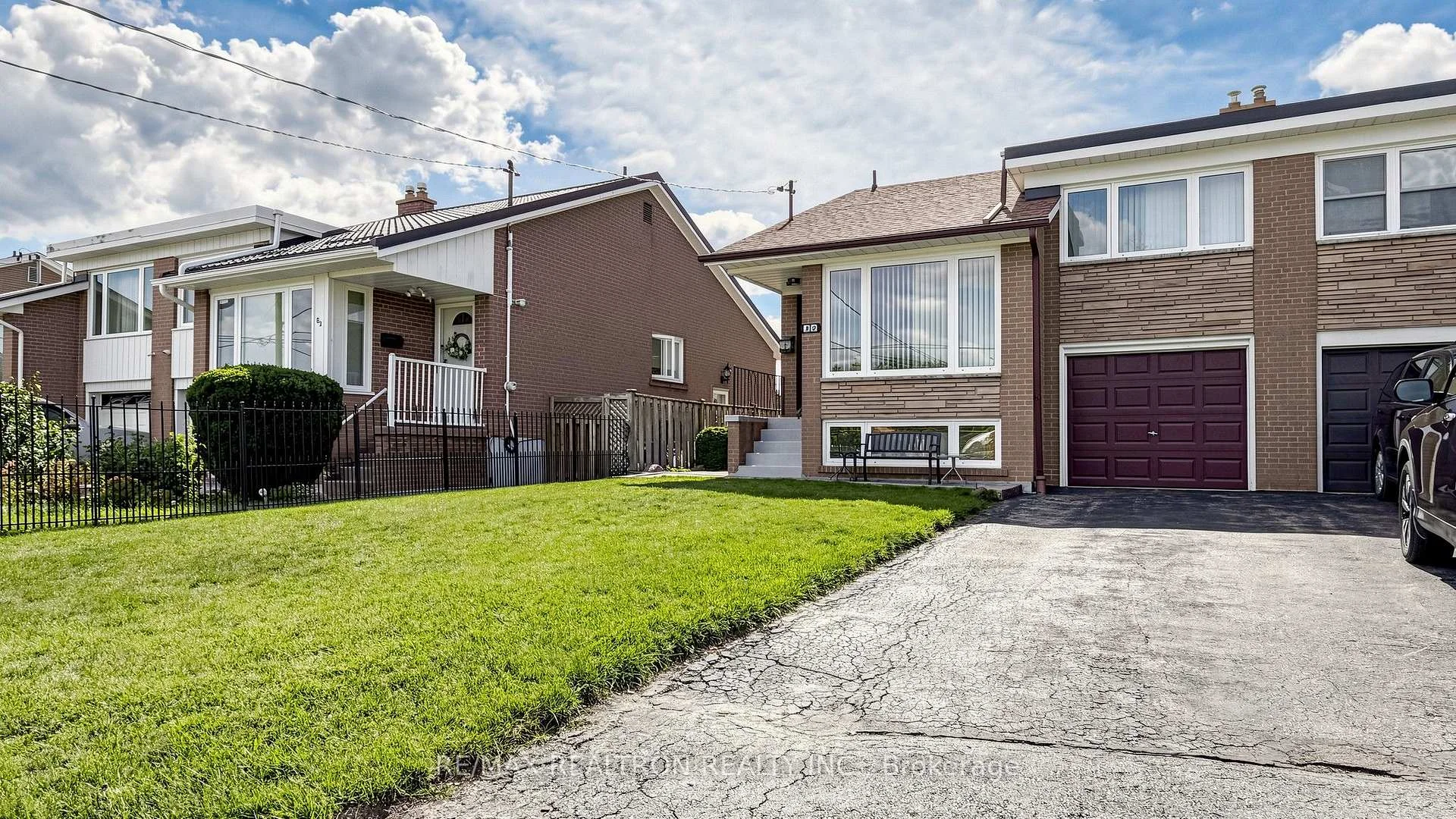 Photo 34 of 80 Frankton Crescent, North York, York University Heights — HOMEH
