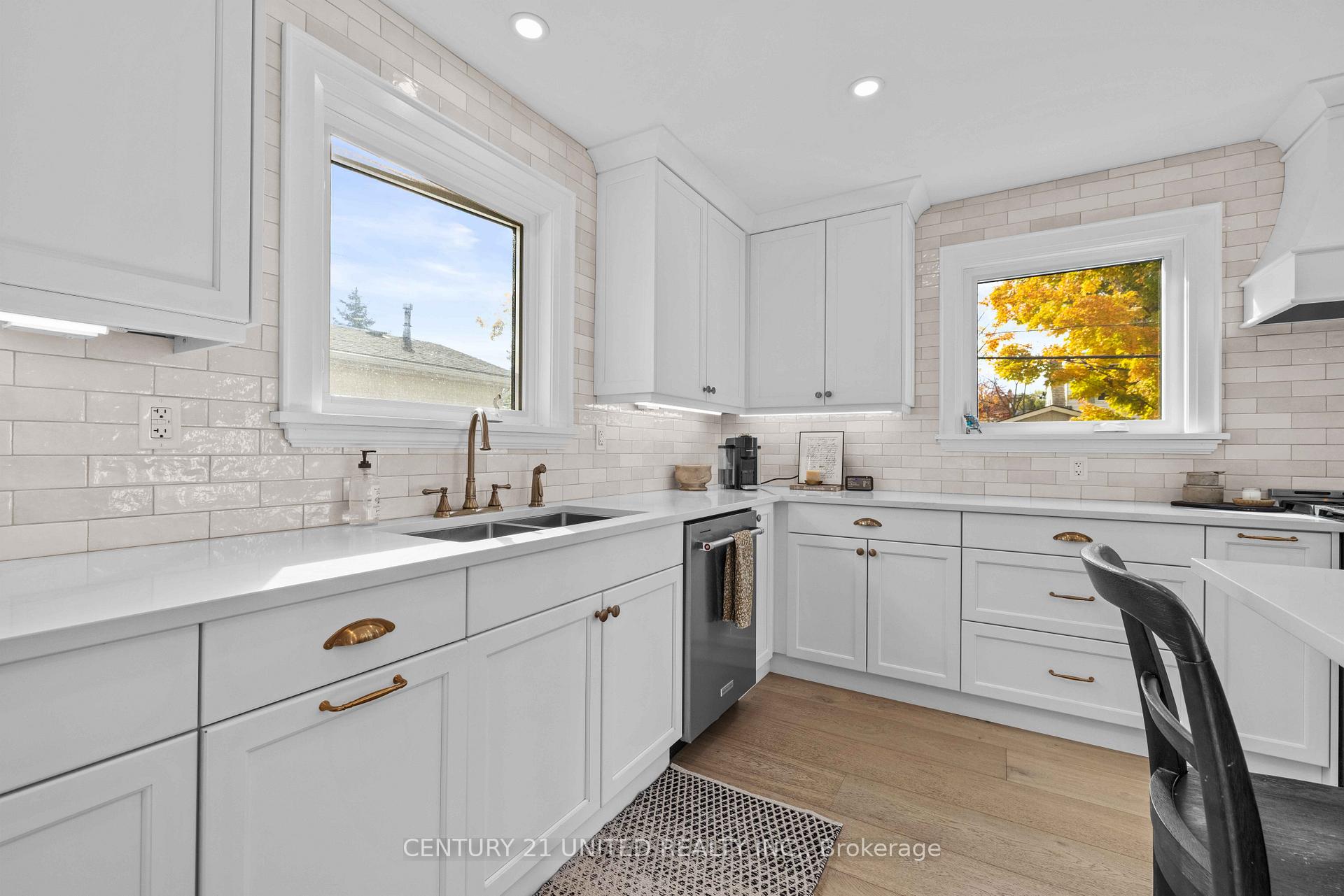 Photo 4 of 753 Chesterfield Avenue, Peterborough, Northcrest Ward 5 — HOMEH