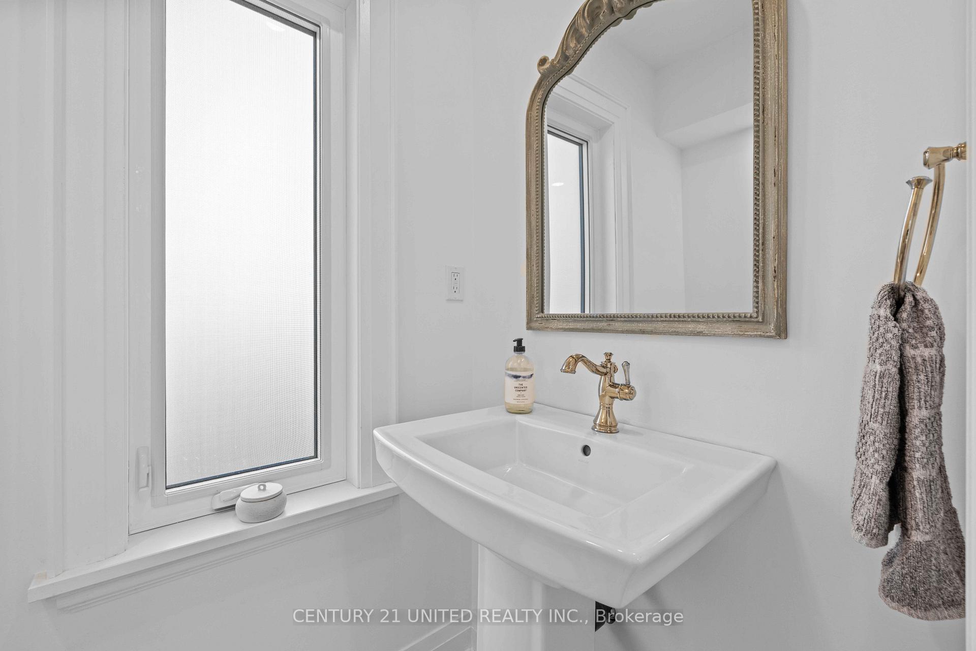 Photo 10 of 753 Chesterfield Avenue, Peterborough, Northcrest Ward 5 — HOMEH