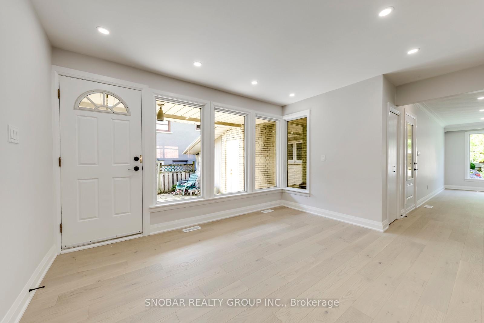 Photo 11 of 99 Sun Row Drive, Etobicoke, Willowridge-Martingrove-Richview — HOMEH