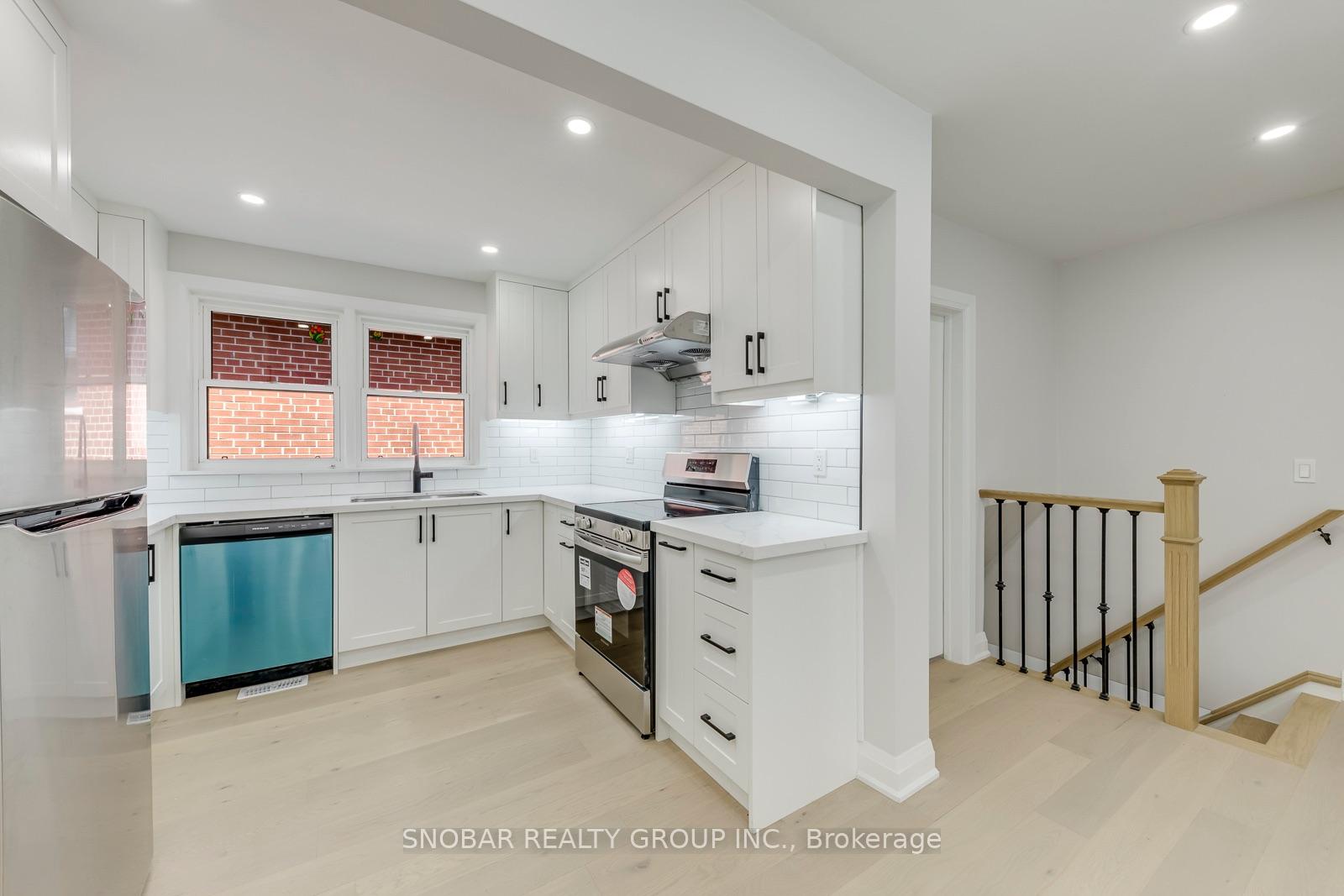 Photo 15 of 99 Sun Row Drive, Etobicoke, Willowridge-Martingrove-Richview — HOMEH