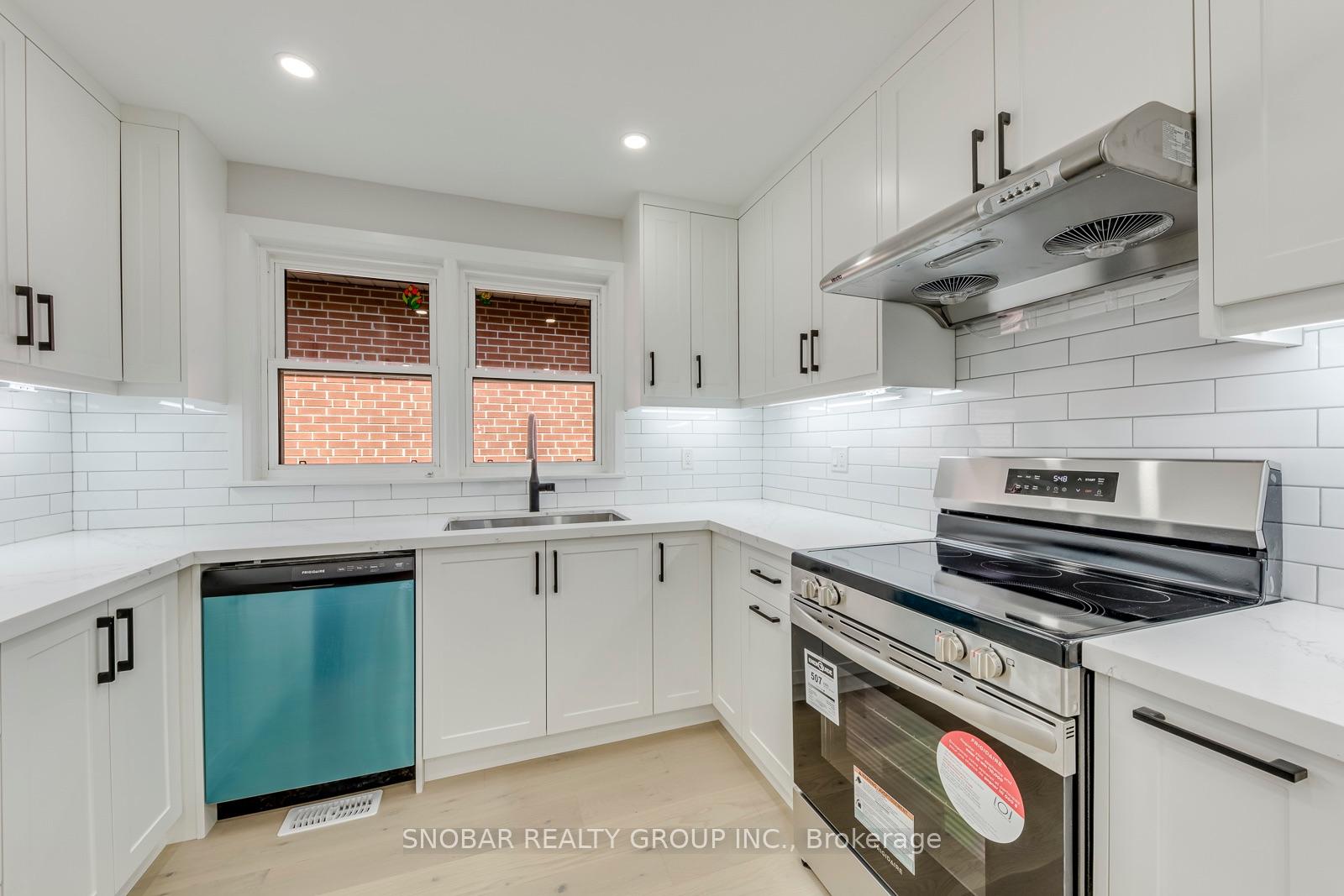 Photo 16 of 99 Sun Row Drive, Etobicoke, Willowridge-Martingrove-Richview — HOMEH