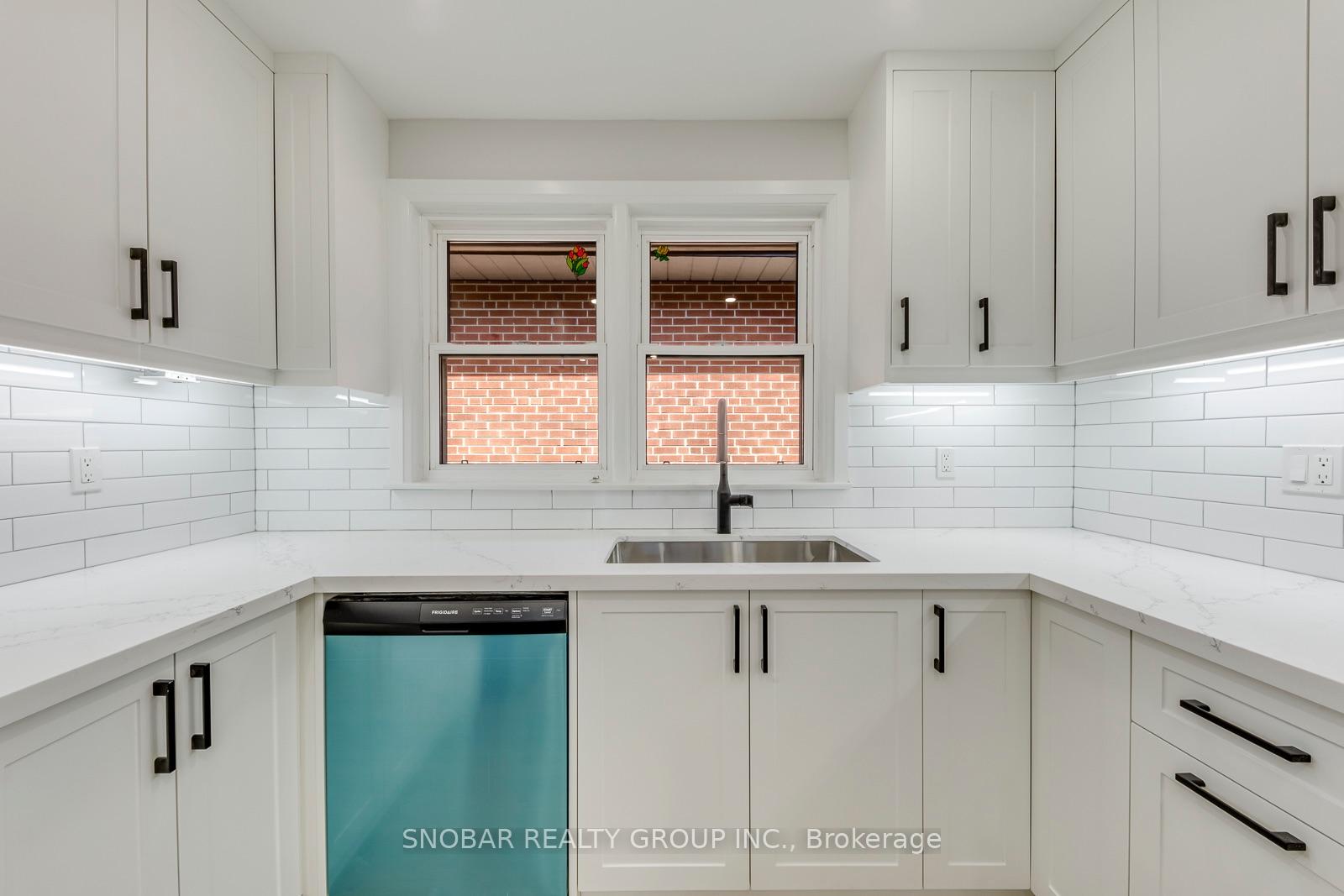 Photo 17 of 99 Sun Row Drive, Etobicoke, Willowridge-Martingrove-Richview — HOMEH