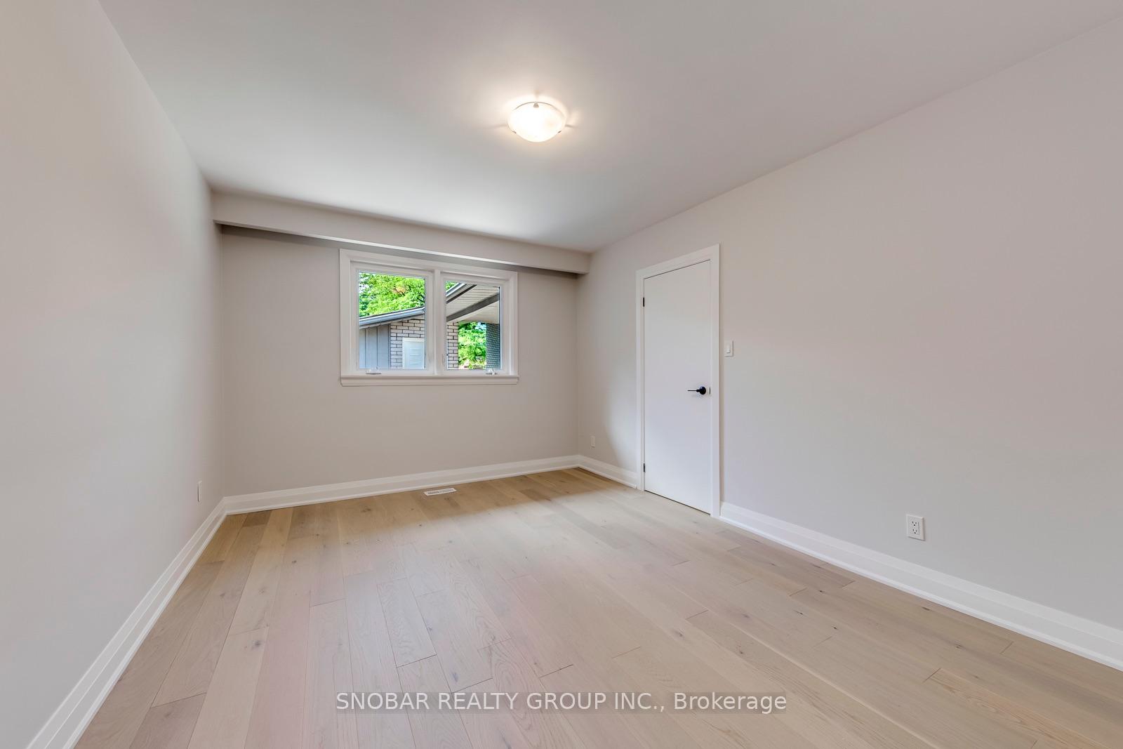 Photo 18 of 99 Sun Row Drive, Etobicoke, Willowridge-Martingrove-Richview — HOMEH