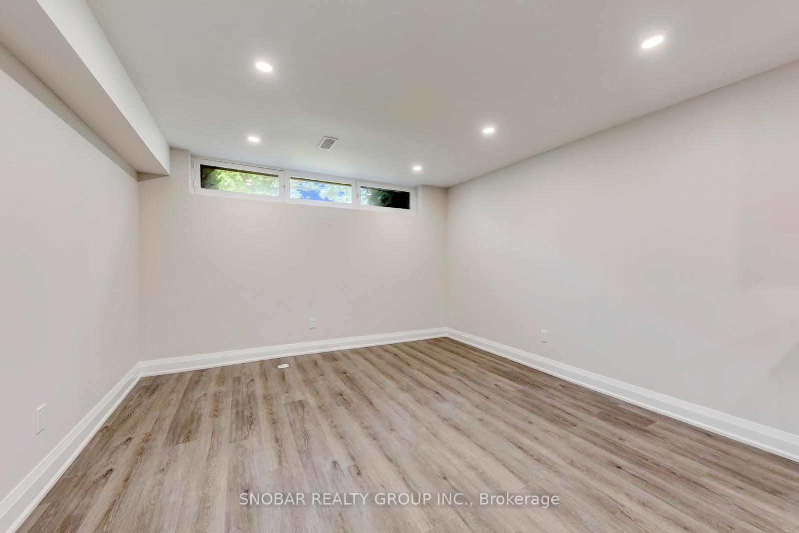 Photo 31 of 99 Sun Row Drive, Etobicoke, Willowridge-Martingrove-Richview — HOMEH